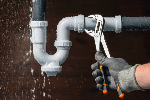 Professional Gas Line Repair technician working in Brentwood, CA